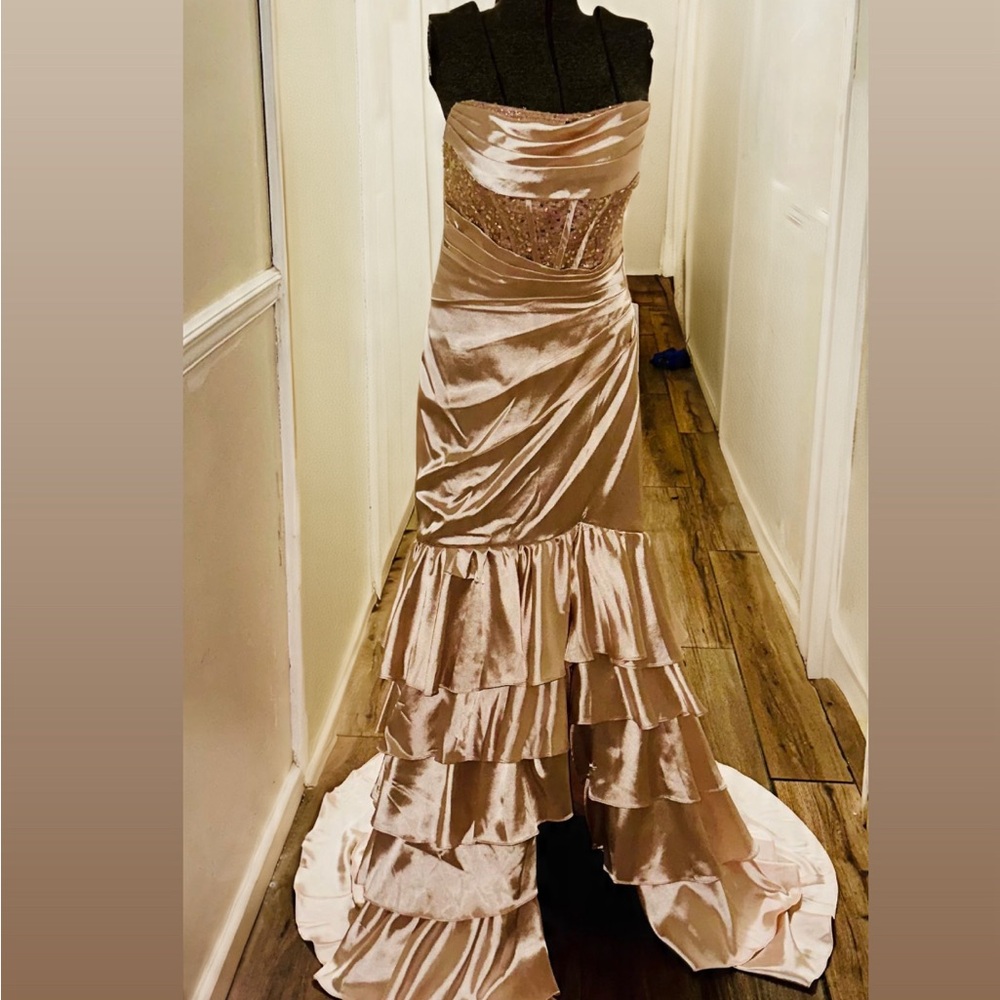 Elegant Gold Strapless Evening Gown - Picture 3 of 3